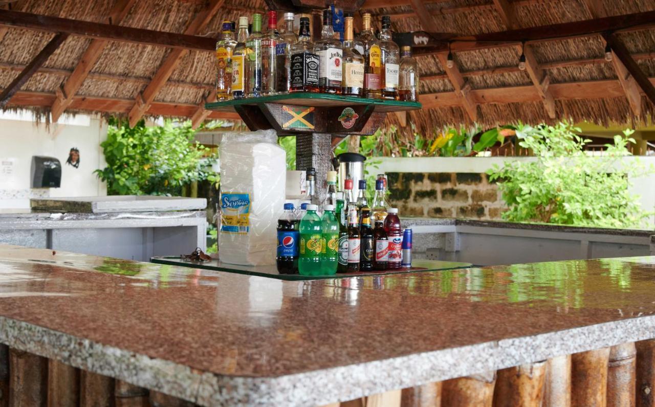 Yellow Bird Sea Negril Exterior foto